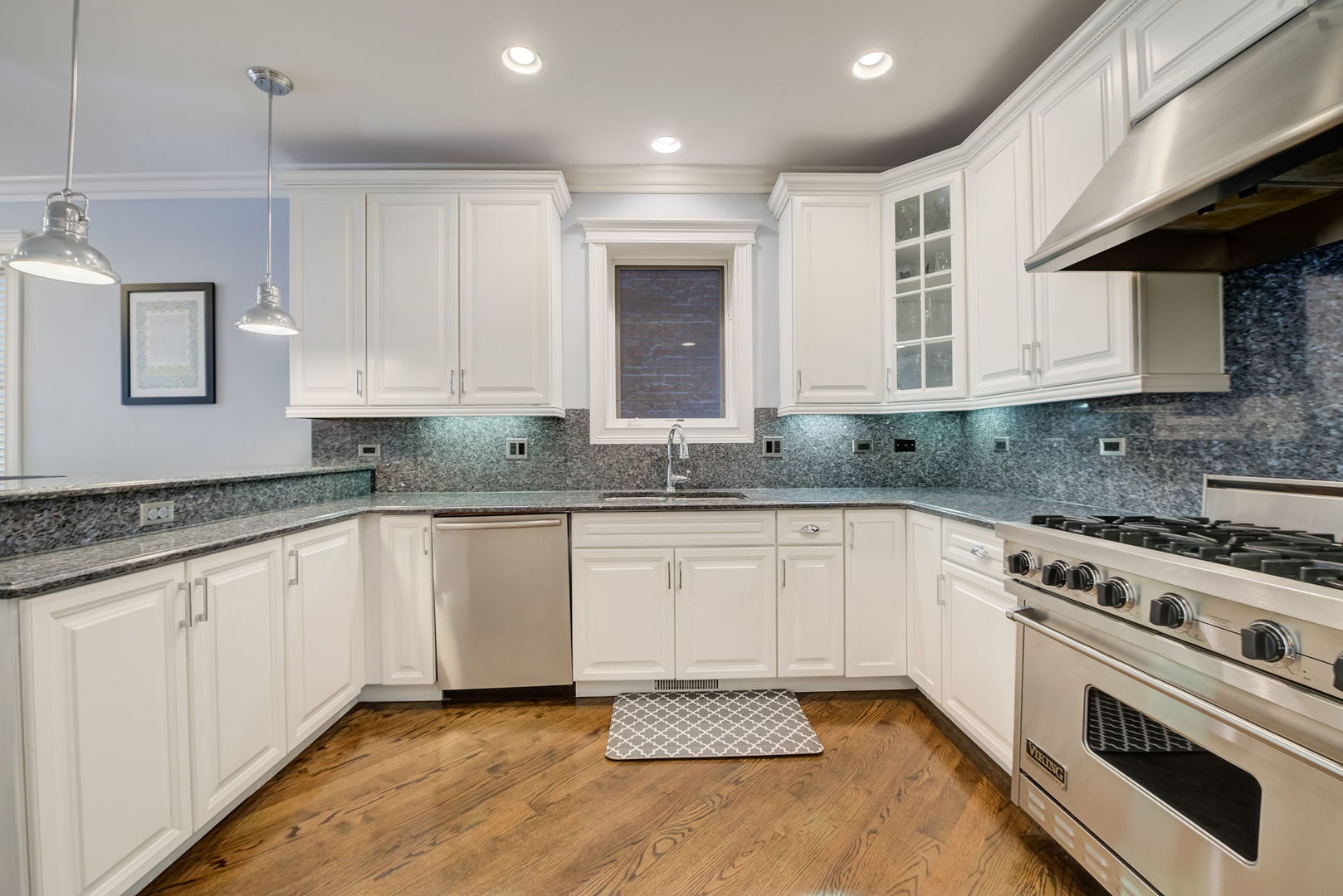 842 W Aldine Avenue Unit: 1