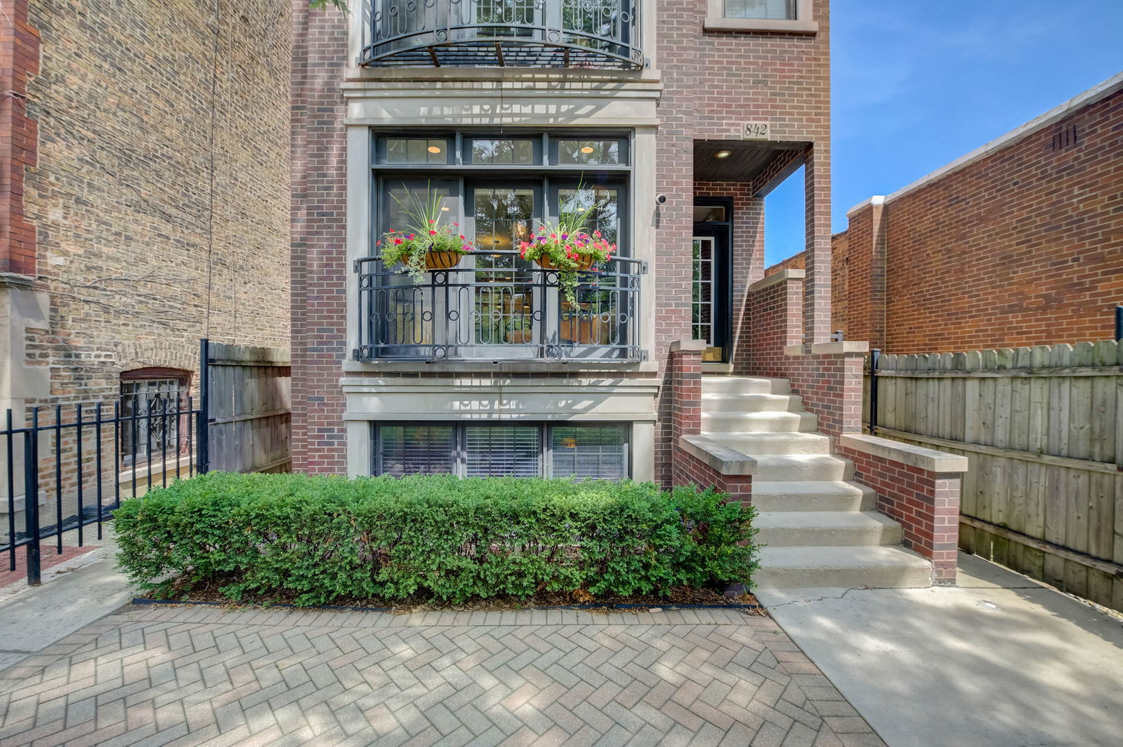 842 W Aldine Avenue Unit: 1