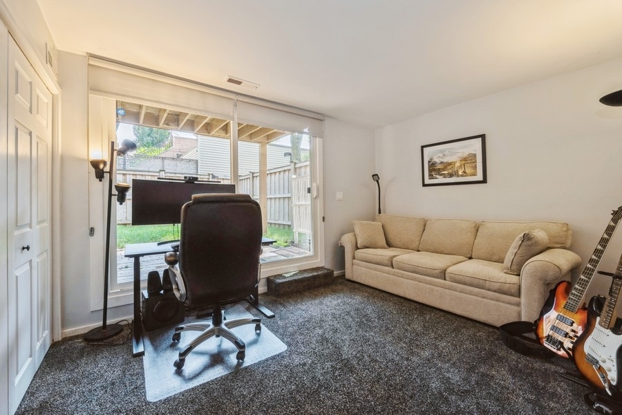 2720 N Greenview Avenue Unit: F