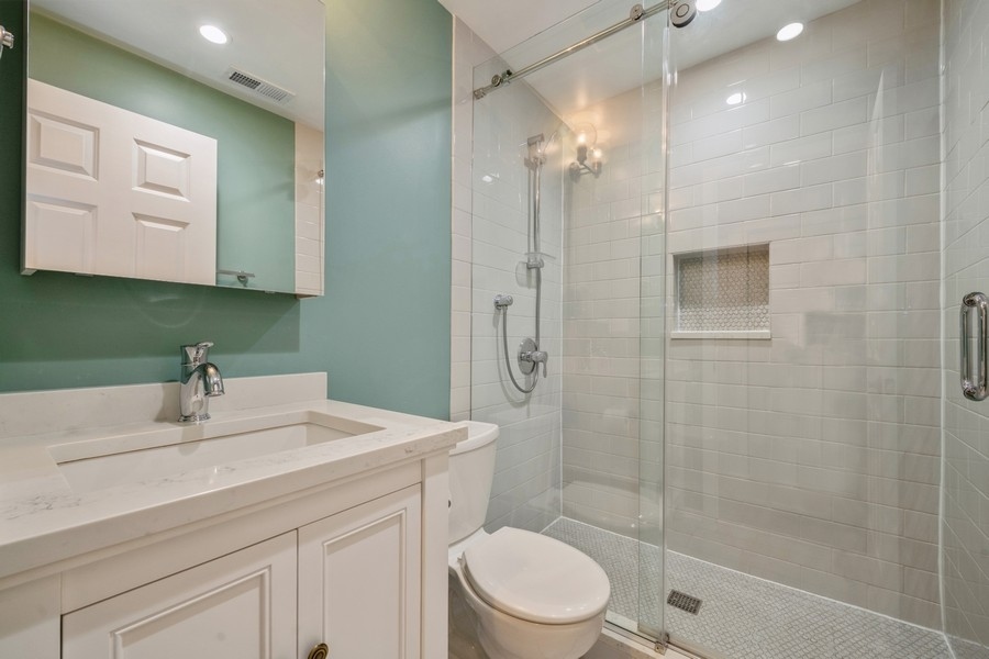2720 N Greenview Avenue Unit: F