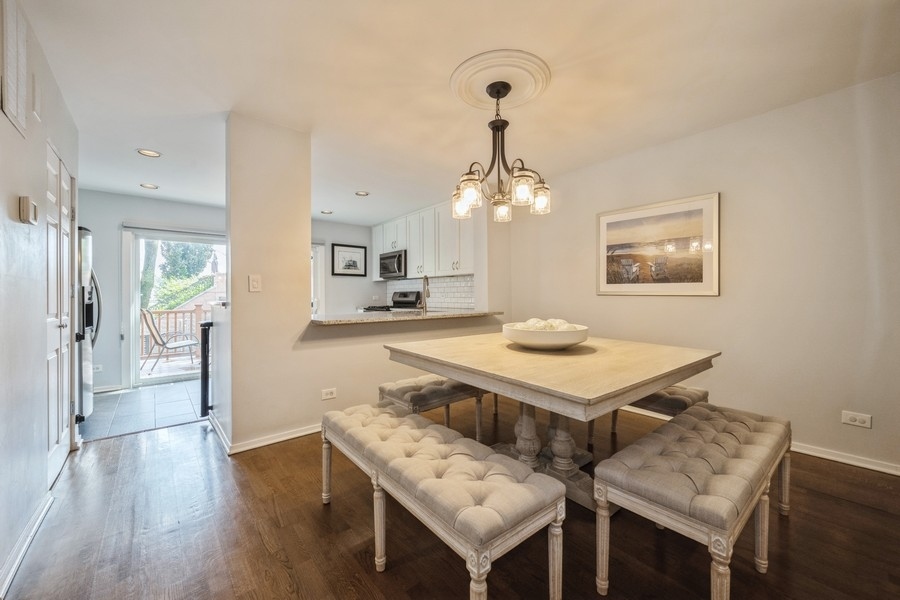2720 N Greenview Avenue Unit: F