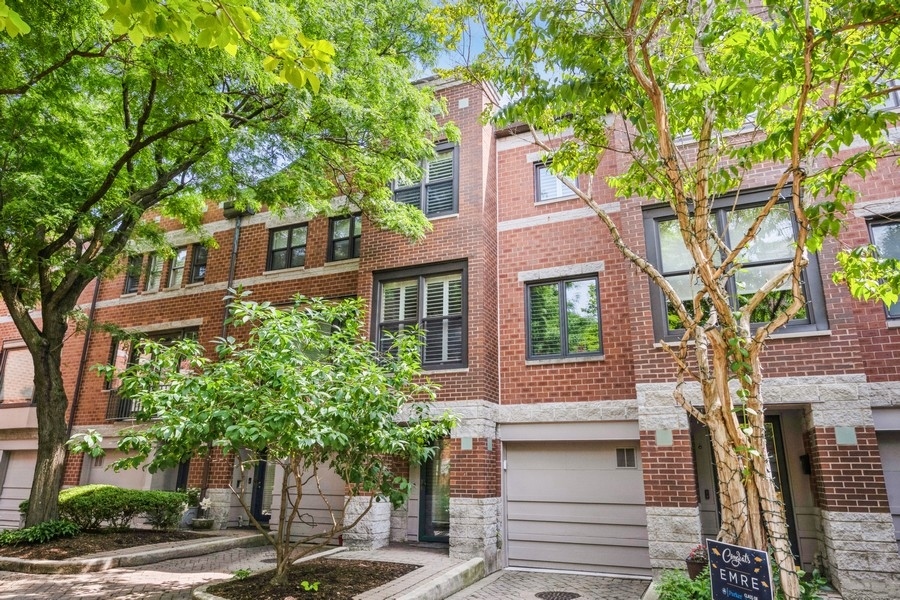 2720 N Greenview Avenue Unit: F