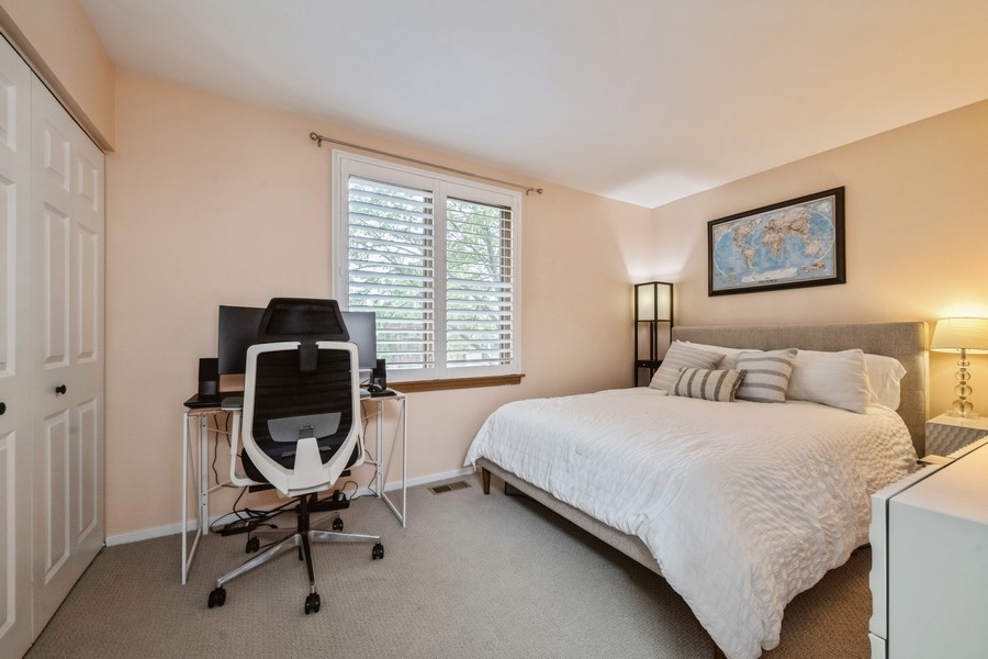 2720 N Greenview Avenue Unit: F