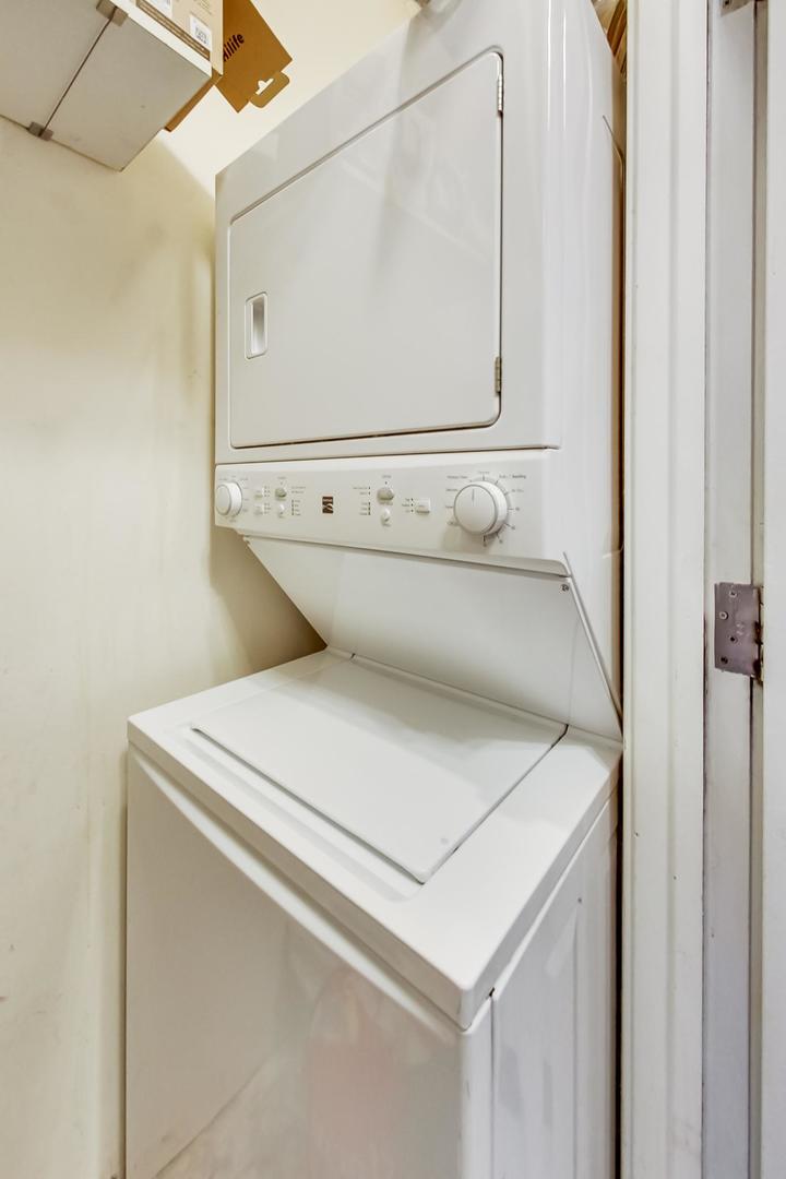 1158 W Armitage Avenue Unit: 206