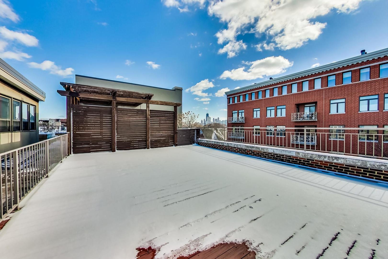 1158 W Armitage Avenue Unit: 206