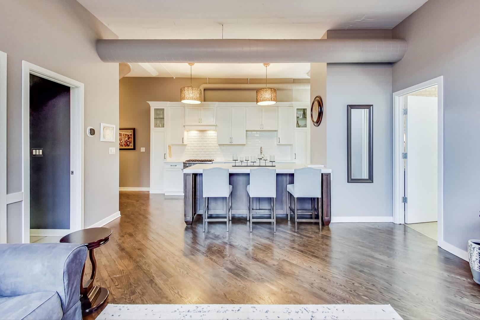 1158 W Armitage Avenue Unit: 206