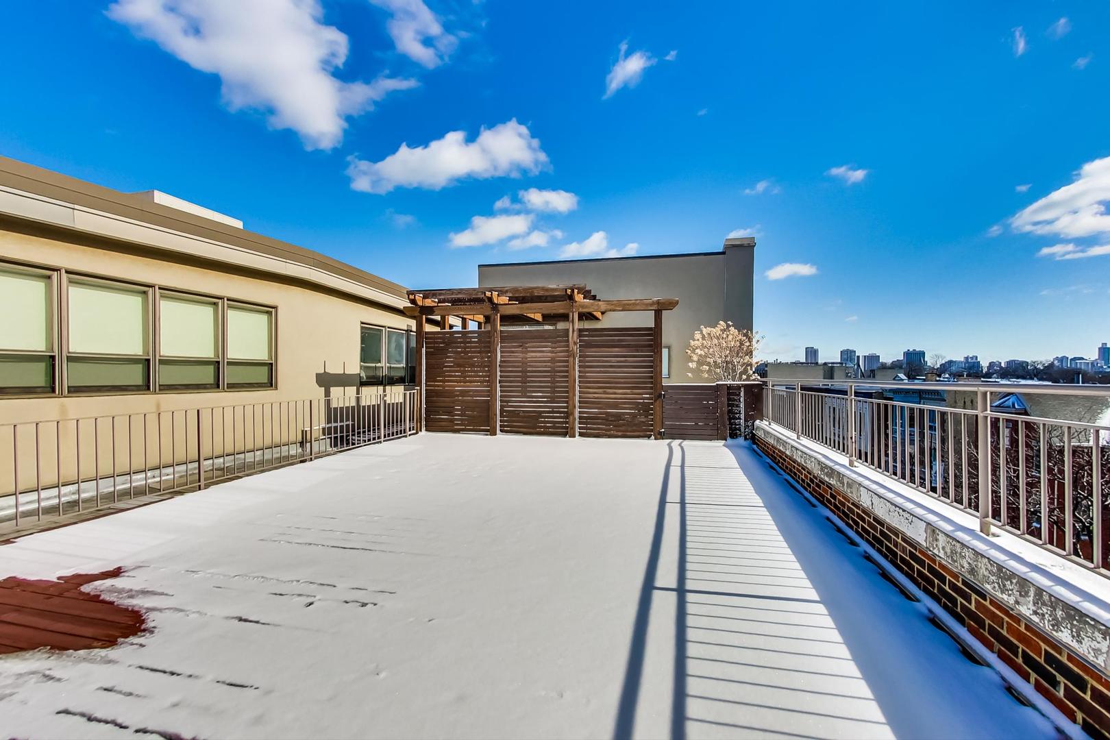 1158 W Armitage Avenue Unit: 206