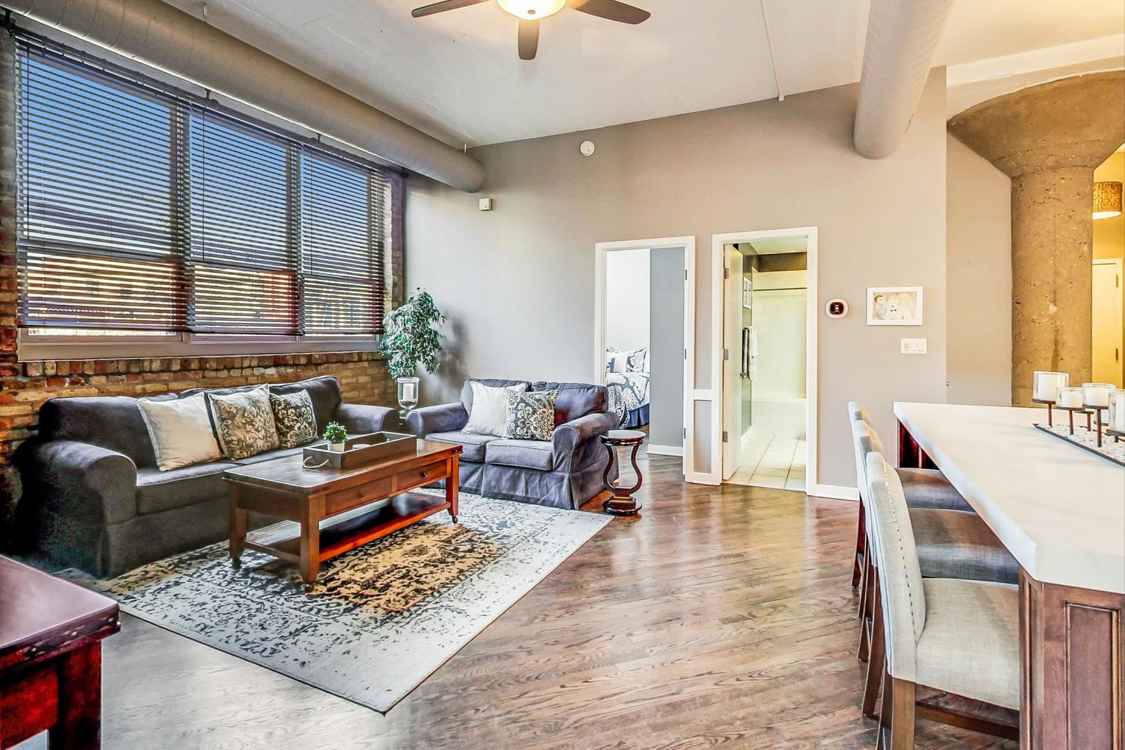 1158 W Armitage Avenue Unit: 206
