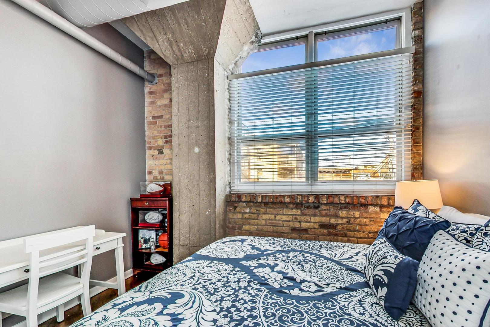 1158 W Armitage Avenue Unit: 206