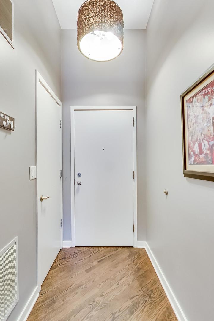 1158 W Armitage Avenue Unit: 206