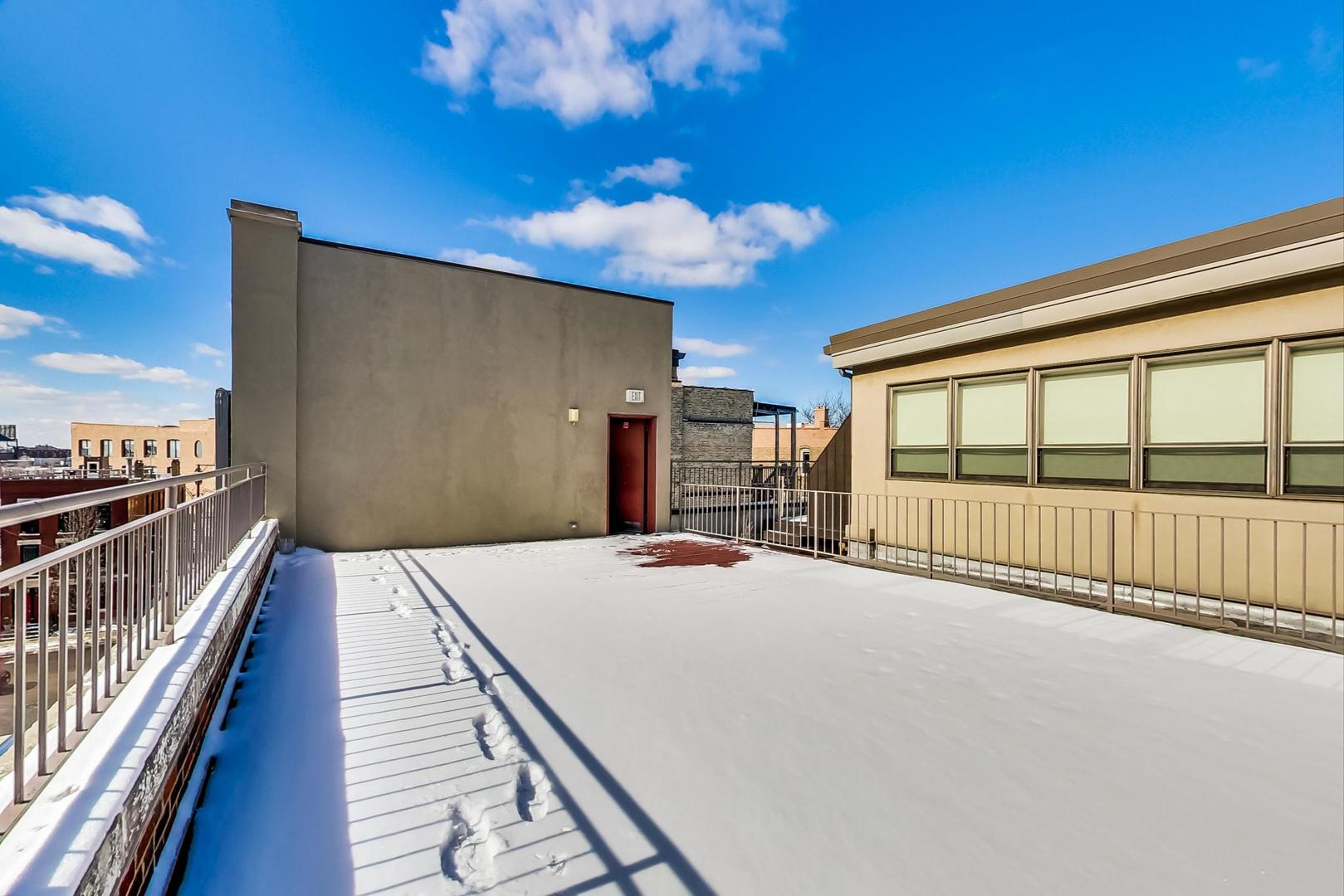 1158 W Armitage Avenue Unit: 206