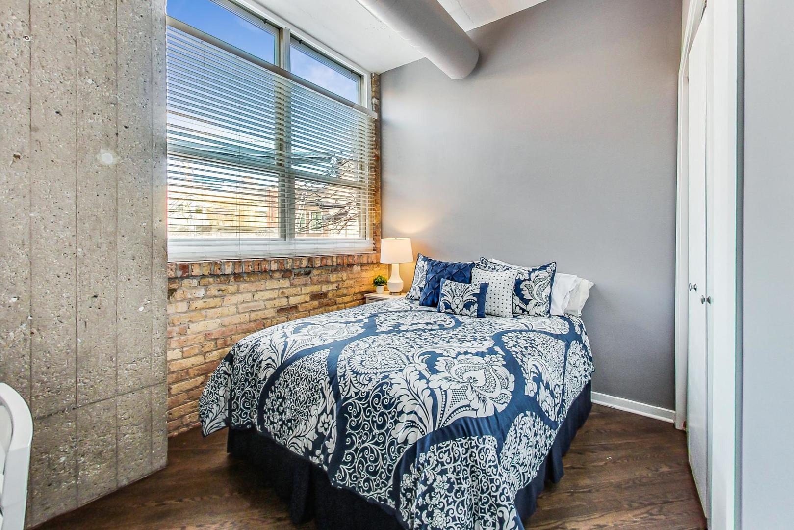 1158 W Armitage Avenue Unit: 206
