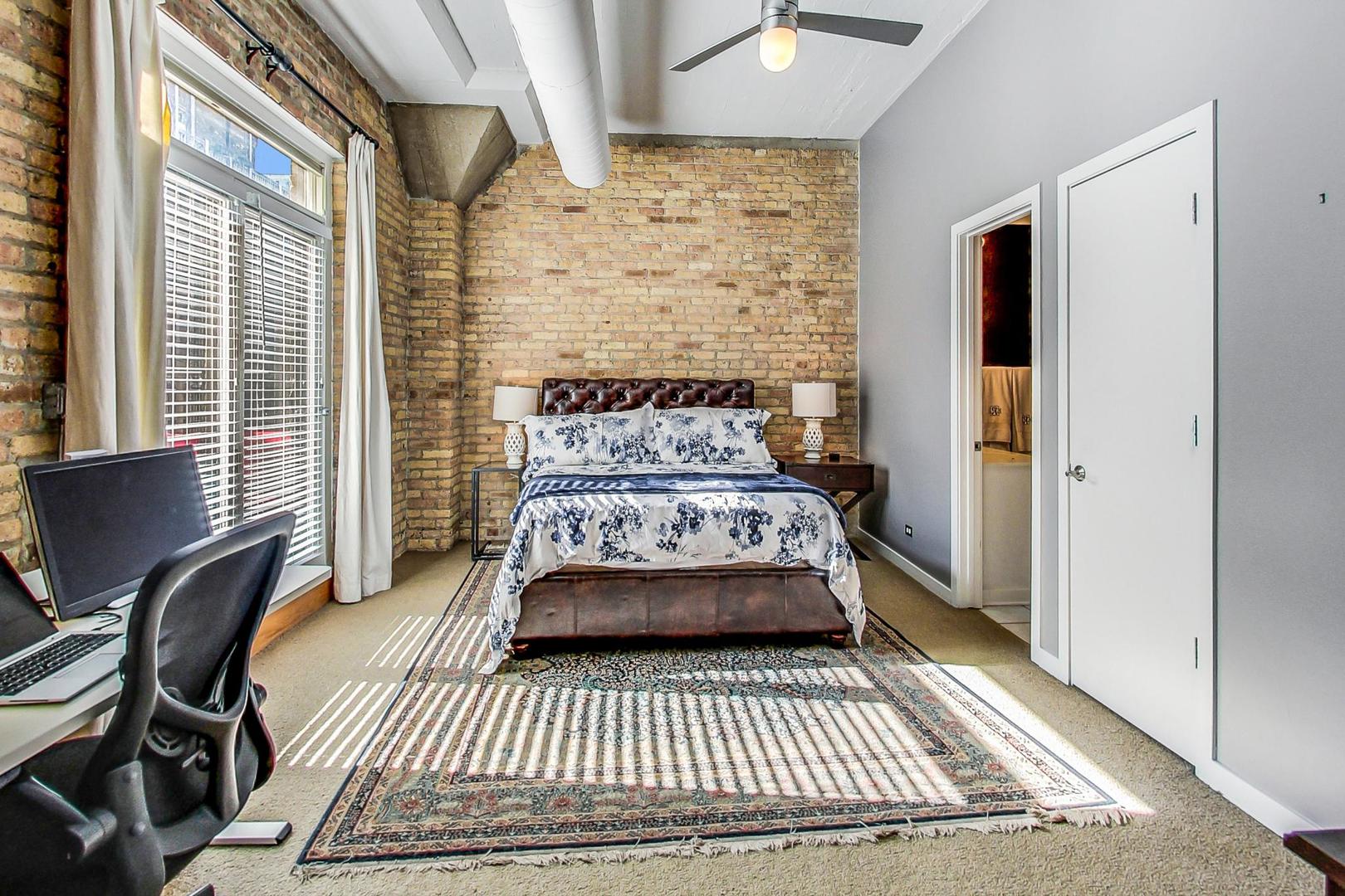 1158 W Armitage Avenue Unit: 206