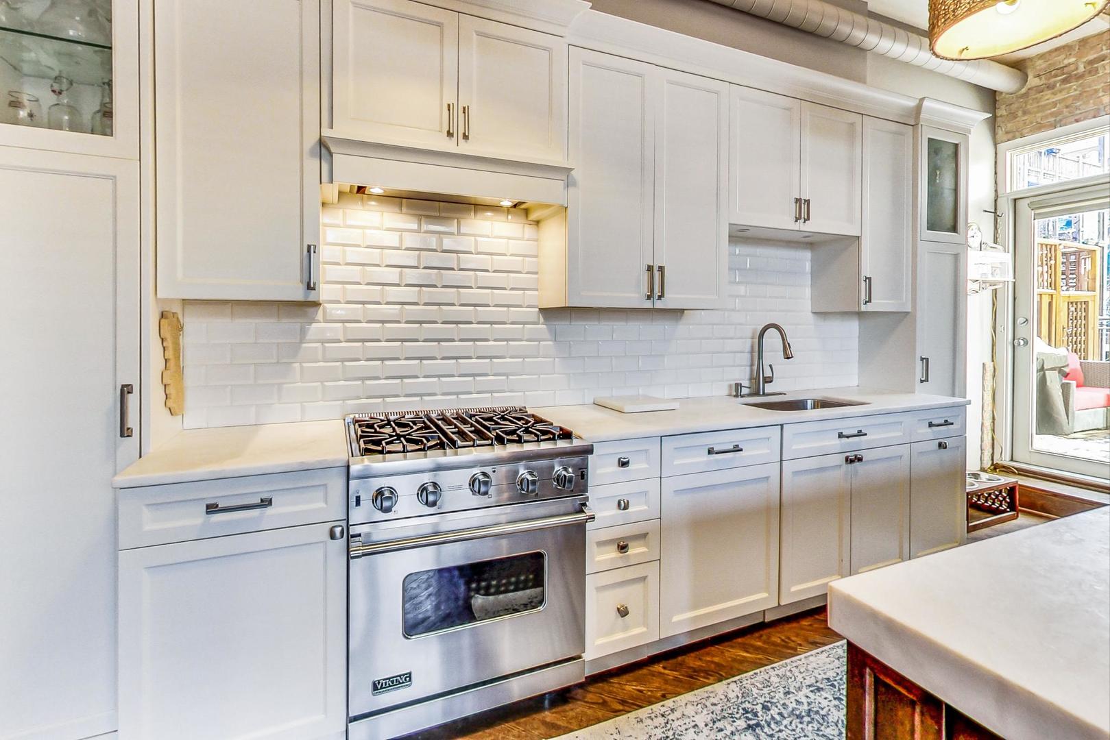 1158 W Armitage Avenue Unit: 206