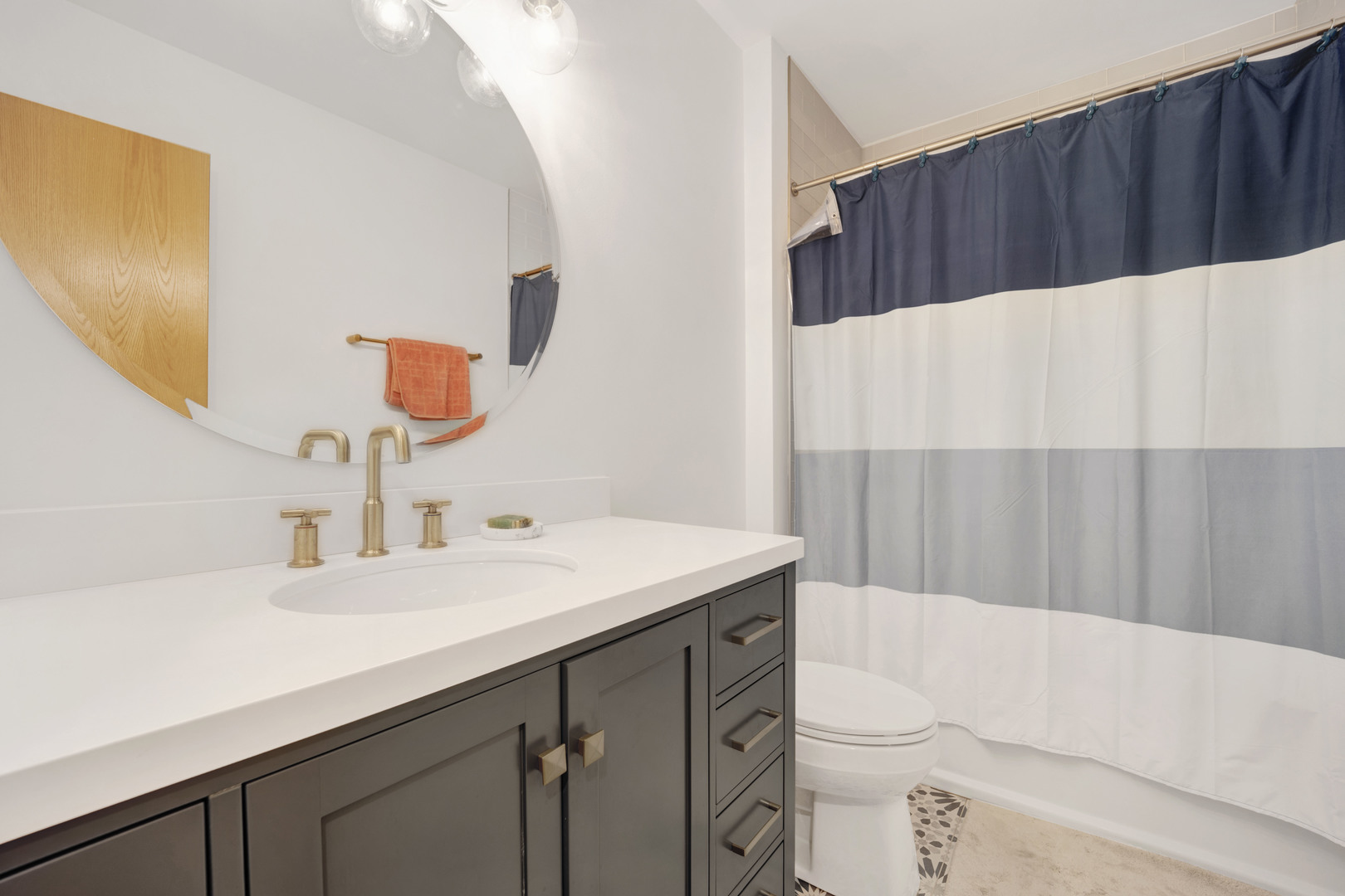 2946 N Wood Street Unit: B