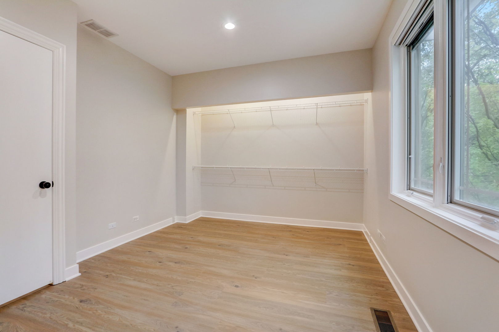 1401 N WIELAND Street Unit: H