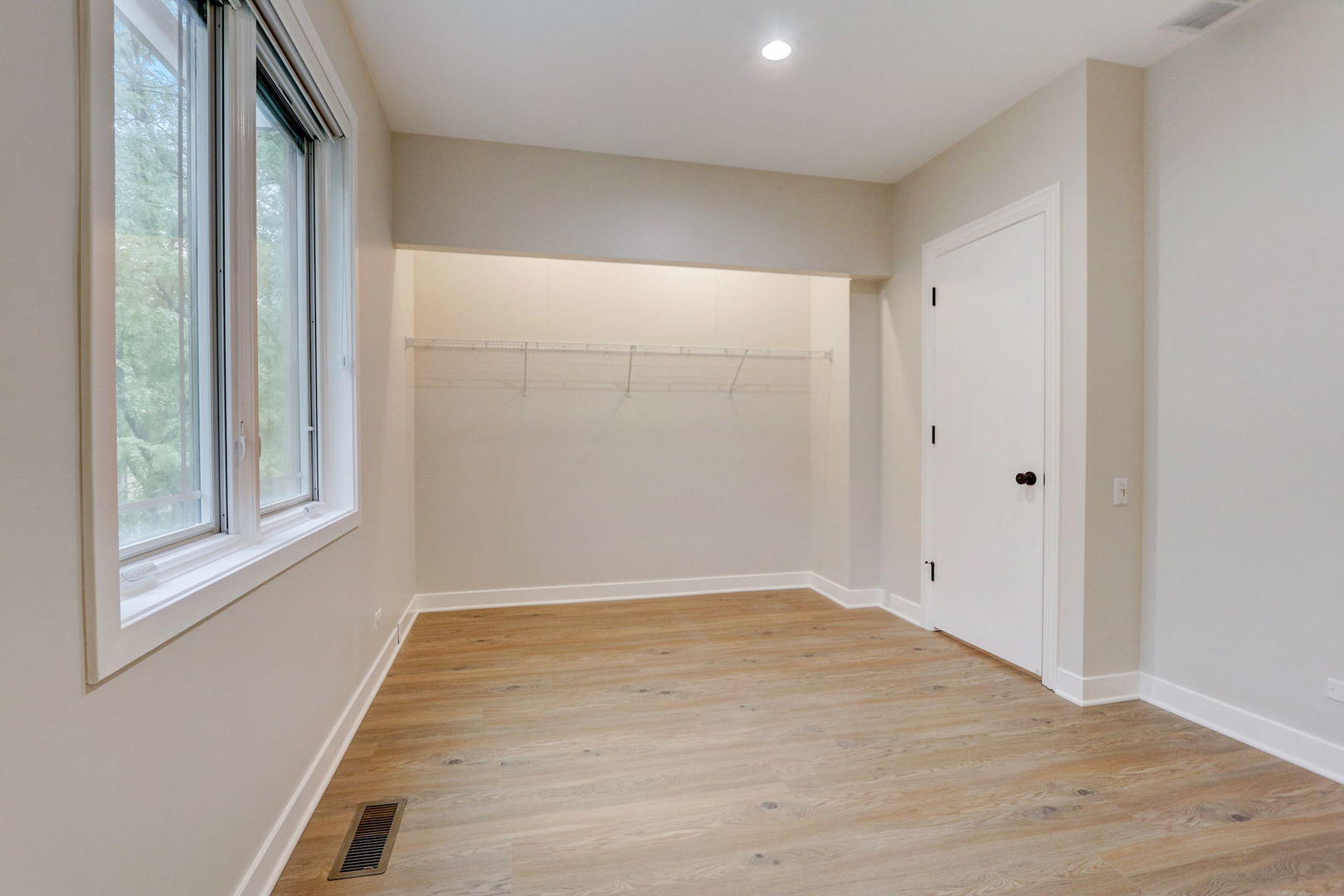 1401 N WIELAND Street Unit: H