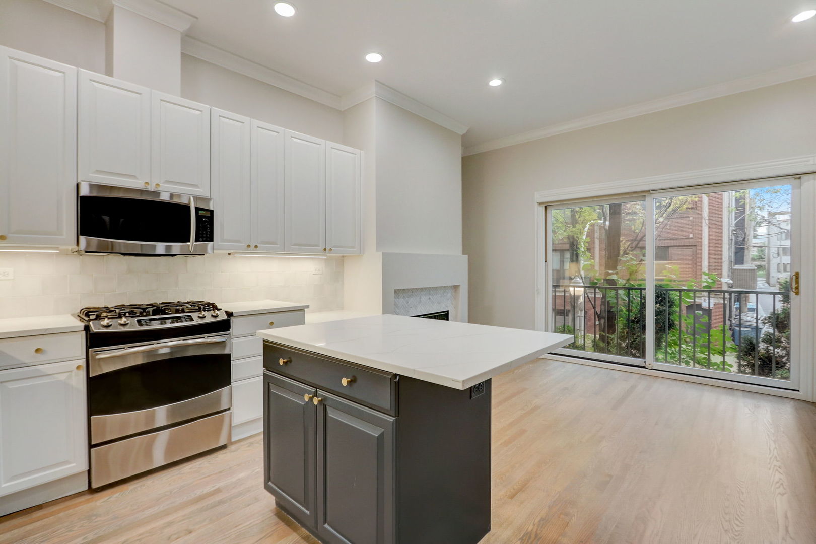 1401 N WIELAND Street Unit: H