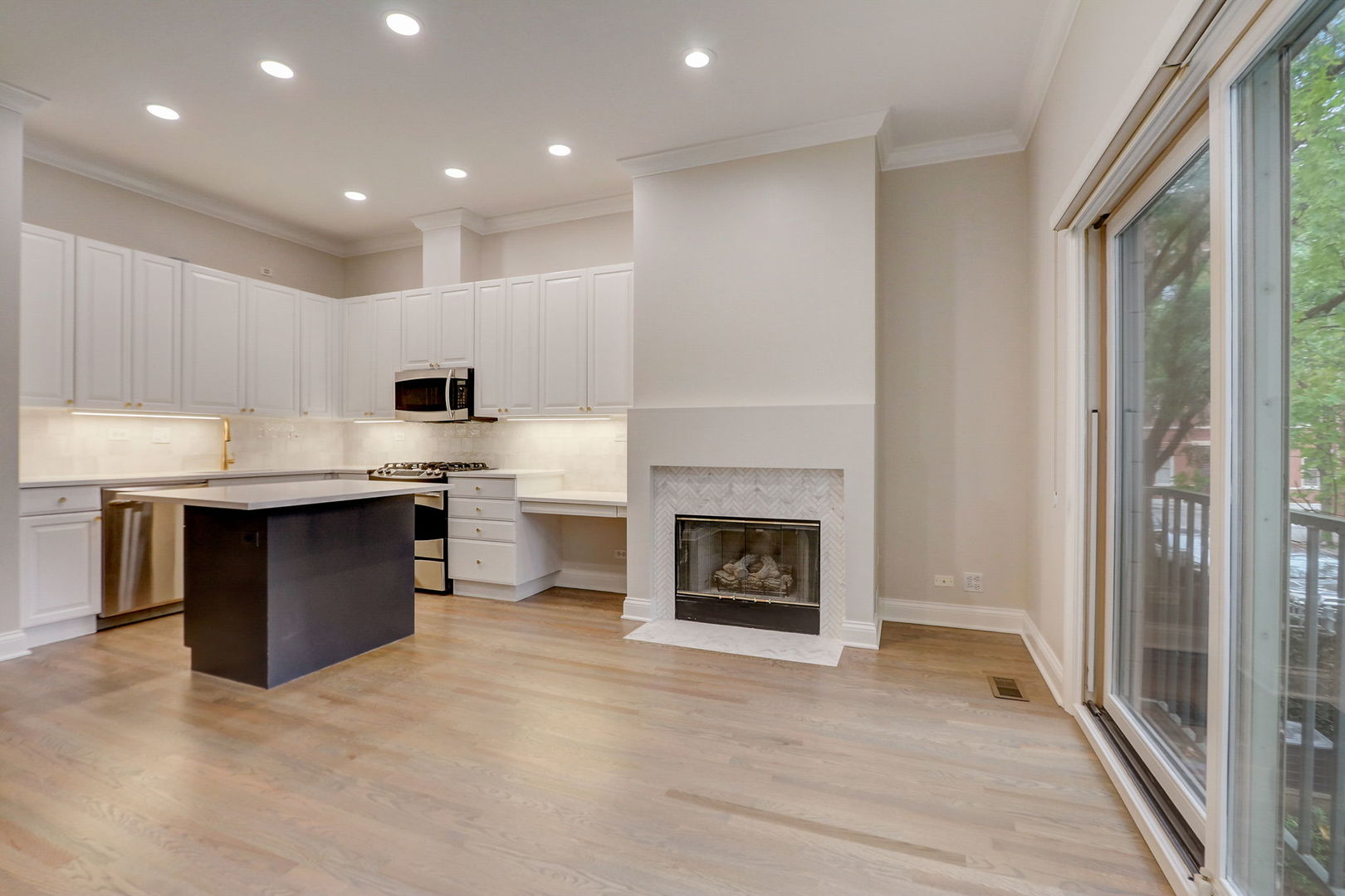1401 N WIELAND Street Unit: H