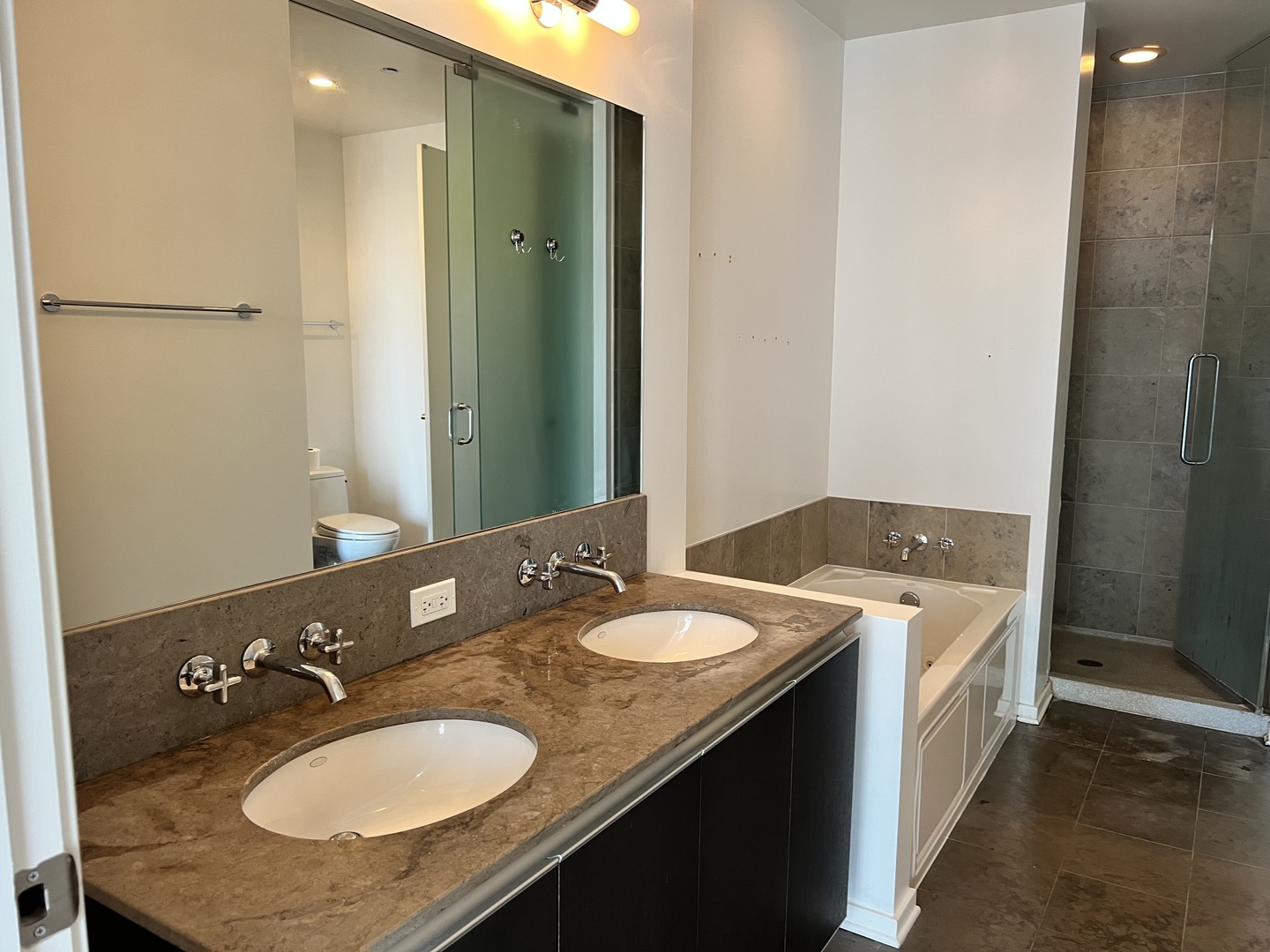 600 N Fairbanks Court Unit: 2303