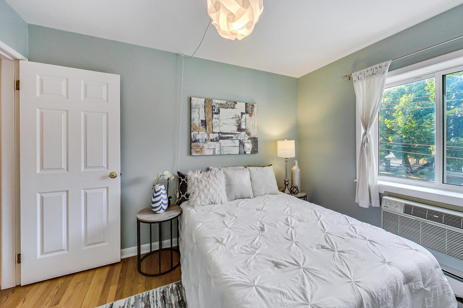 1441 W FARWELL Avenue Unit: 3F