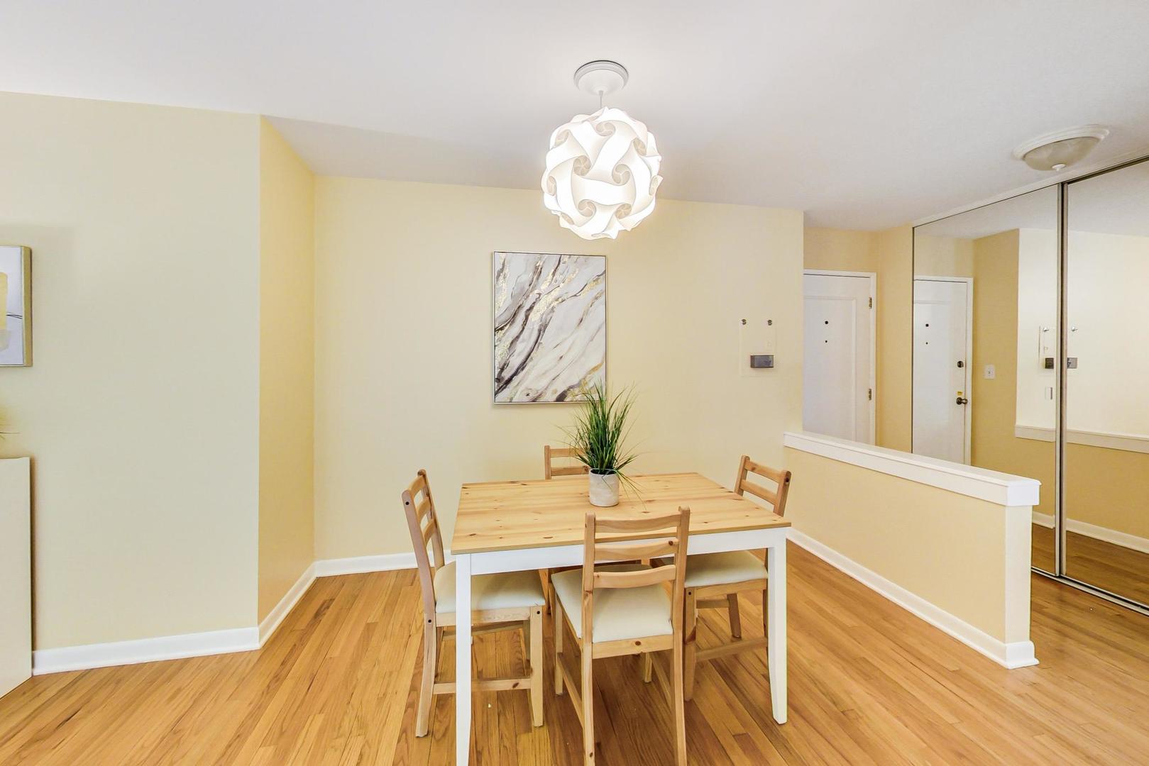 1441 W FARWELL Avenue Unit: 3F