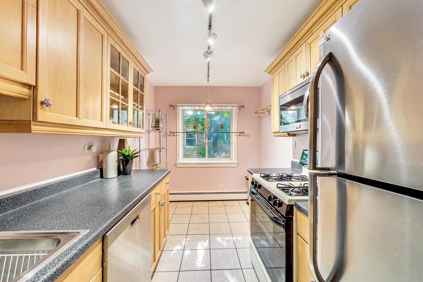 1441 W FARWELL Avenue Unit: 3F