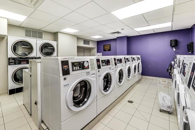 2650 N Lakeview Avenue Unit: 2006
