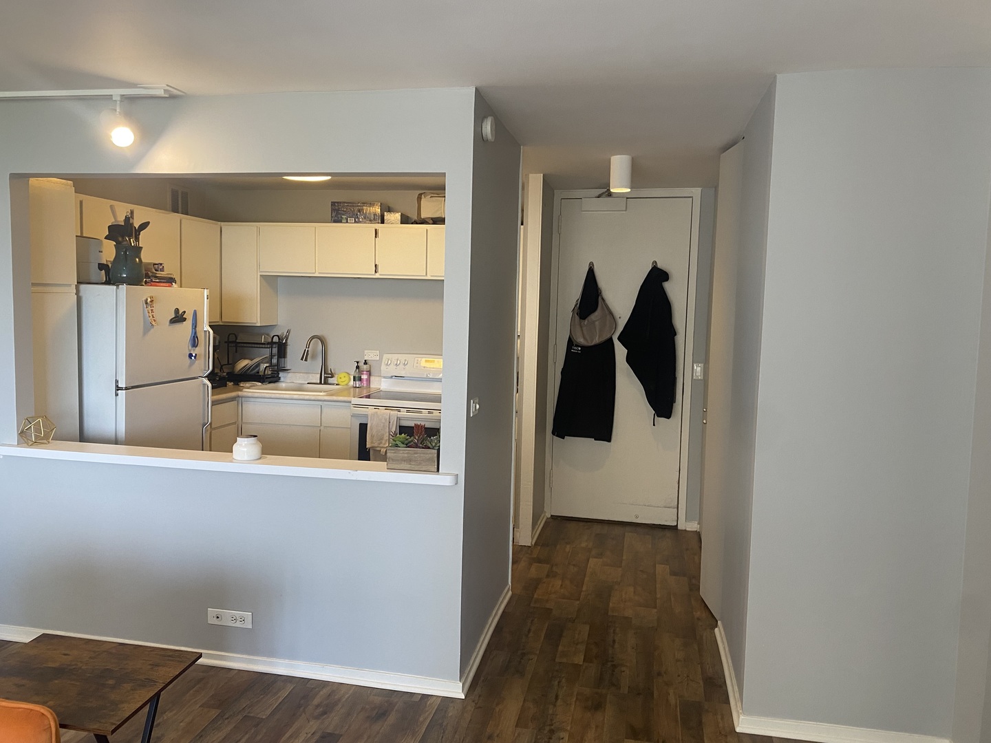 2650 N Lakeview Avenue Unit: 2006