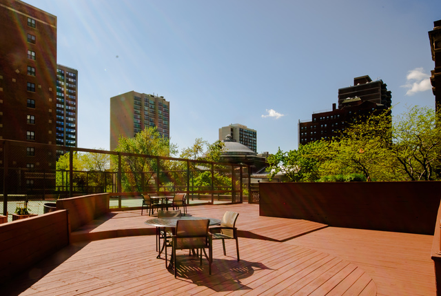 2650 N Lakeview Avenue Unit: 2006
