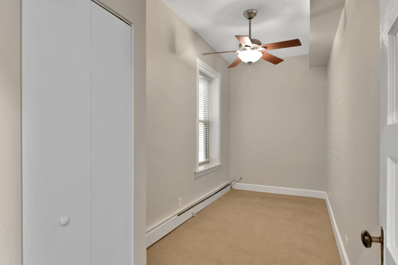 3729 N Bosworth Avenue Unit: 1