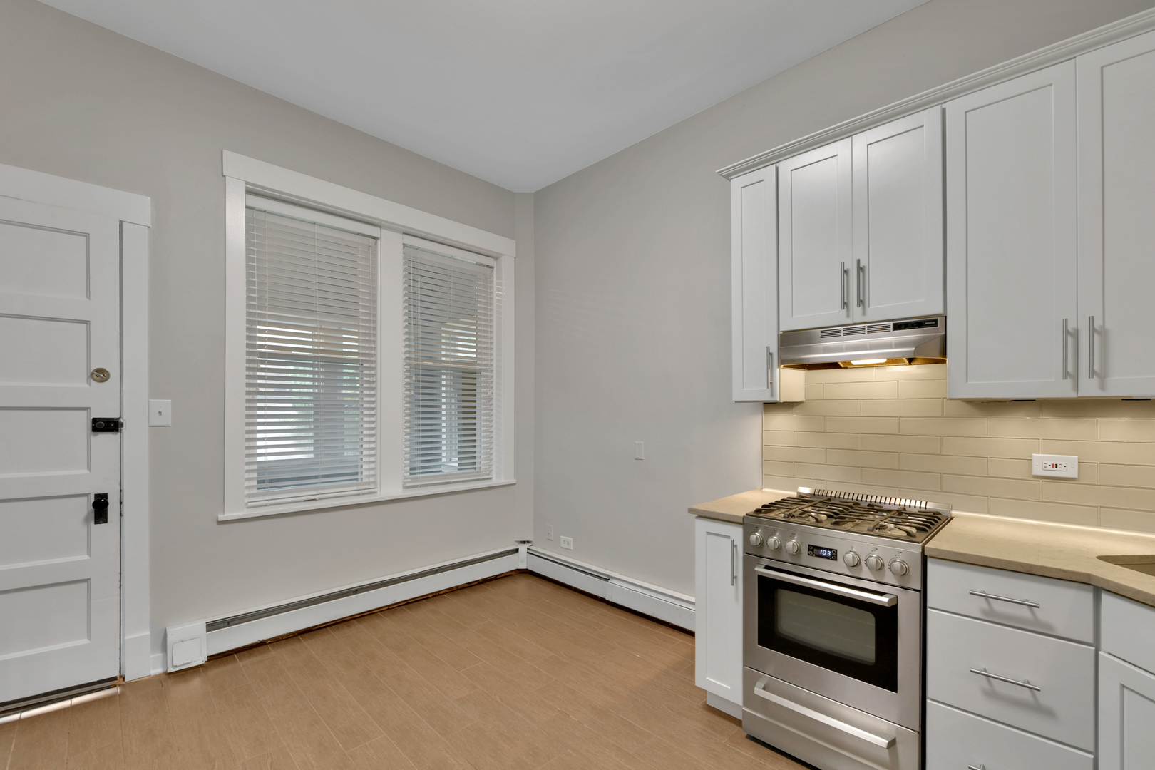 3729 N Bosworth Avenue Unit: 1