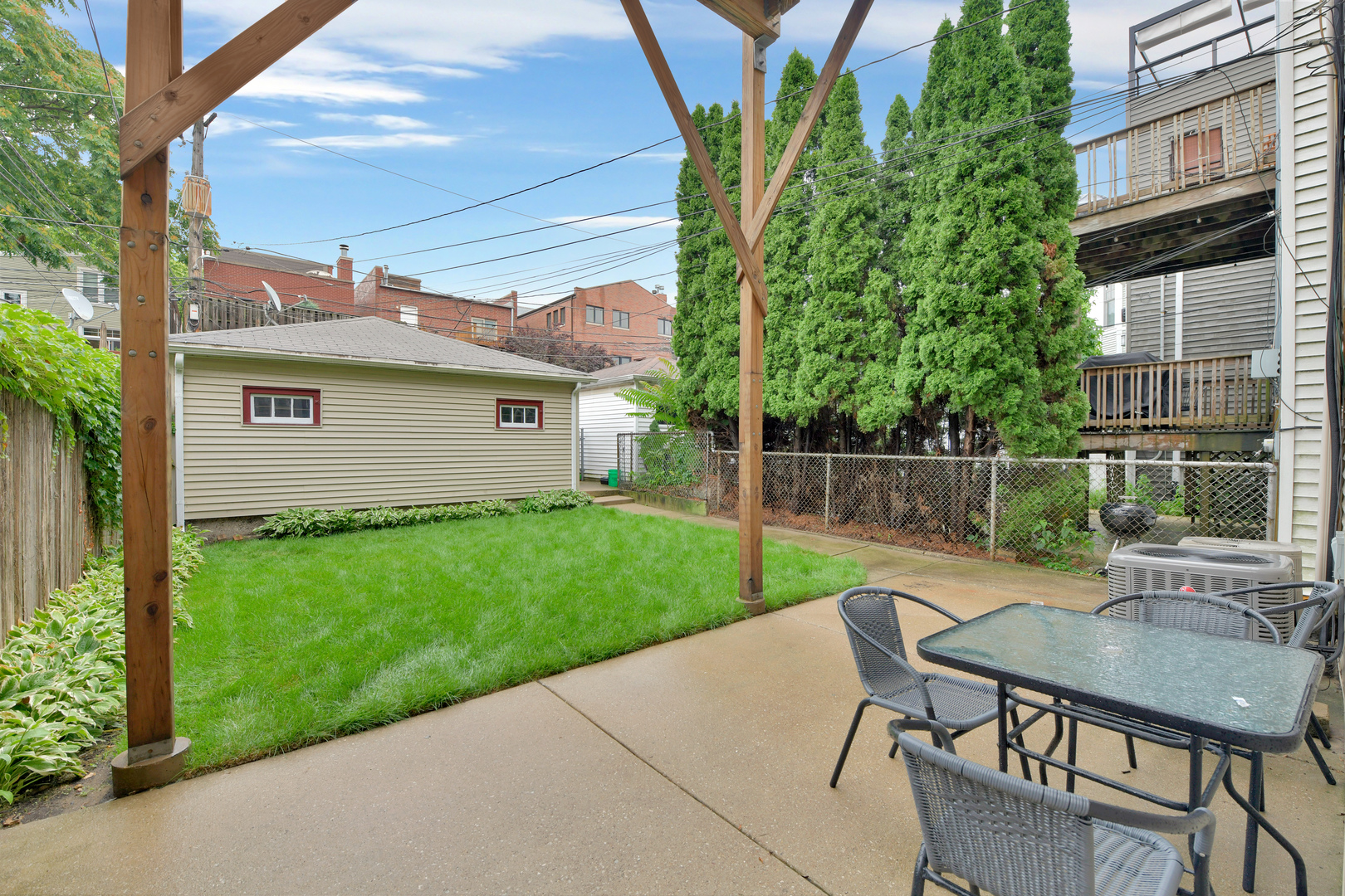 3729 N Bosworth Avenue Unit: 1