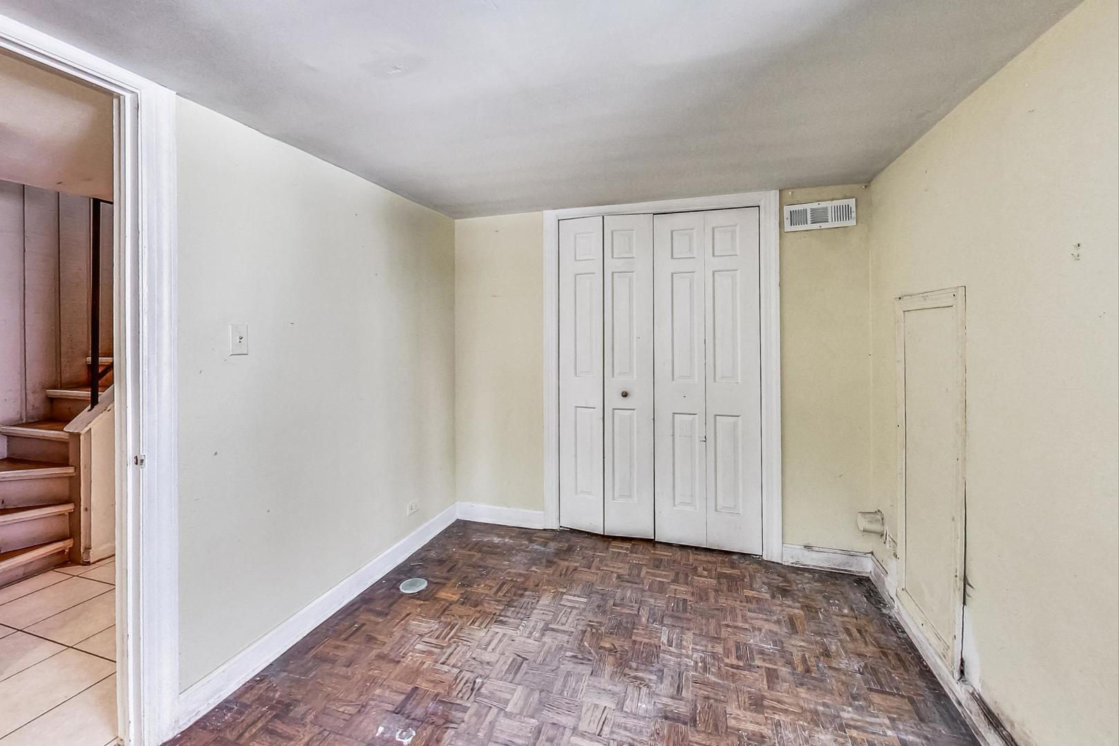 433 W Roslyn Place Unit: 1E