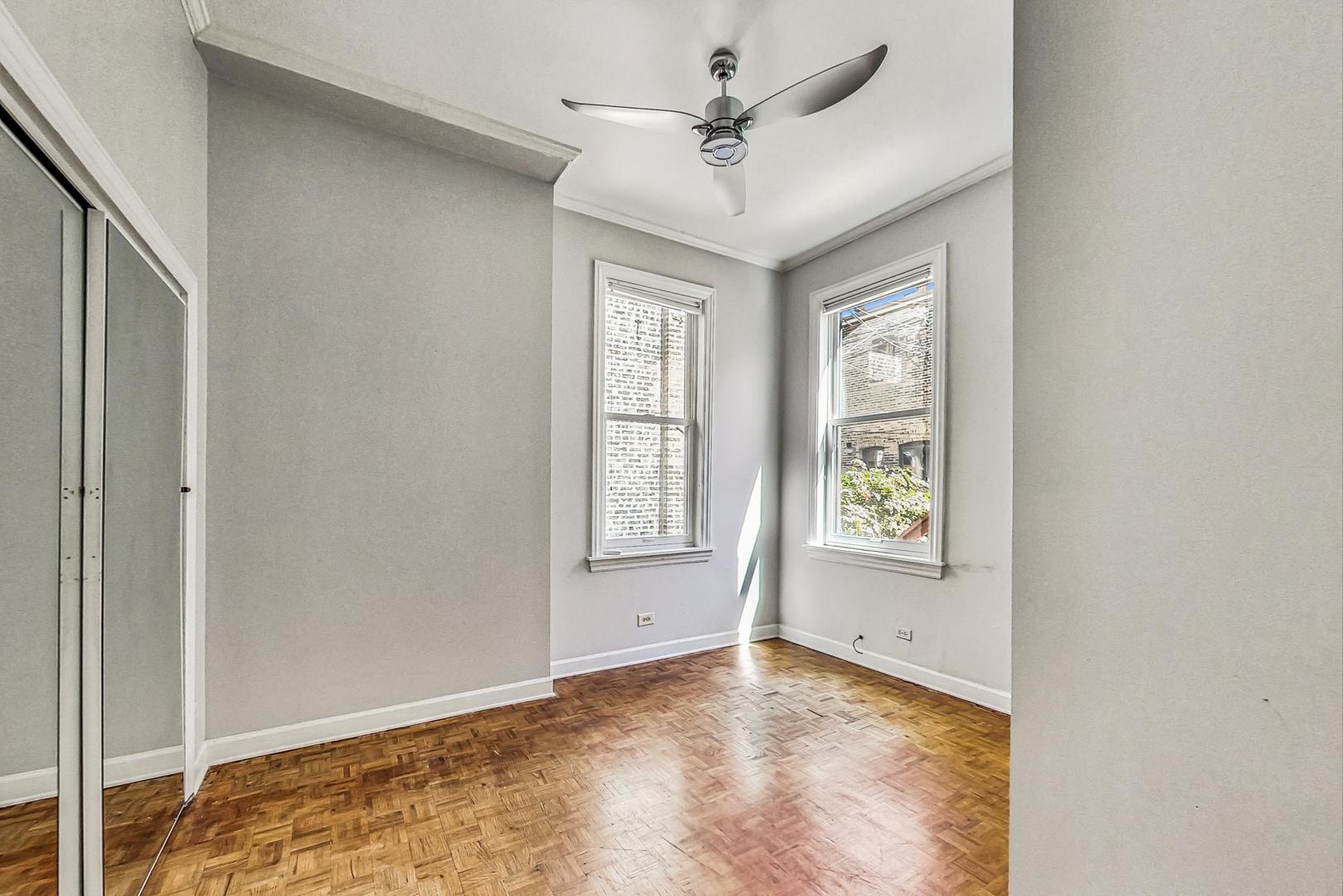433 W Roslyn Place Unit: 1E