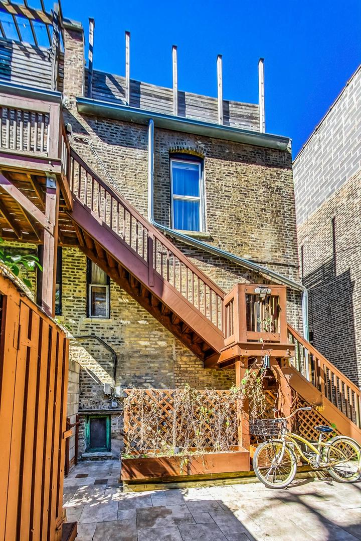 433 W Roslyn Place Unit: 1E