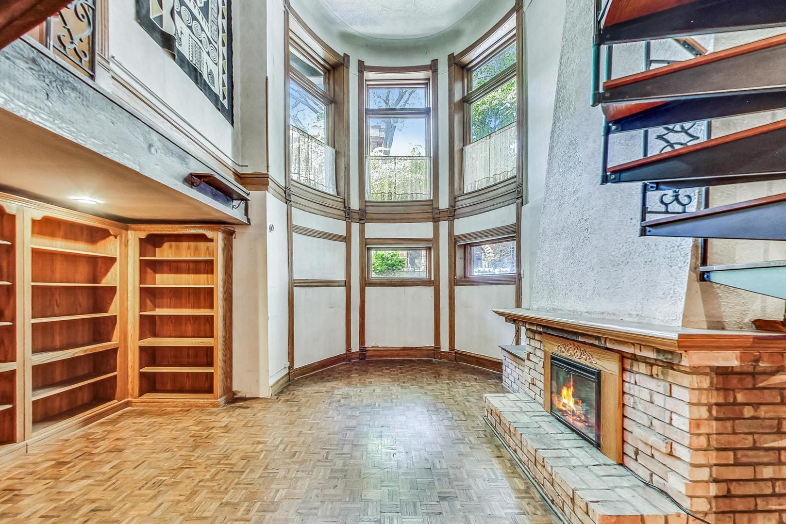 433 W Roslyn Place Unit: 1E