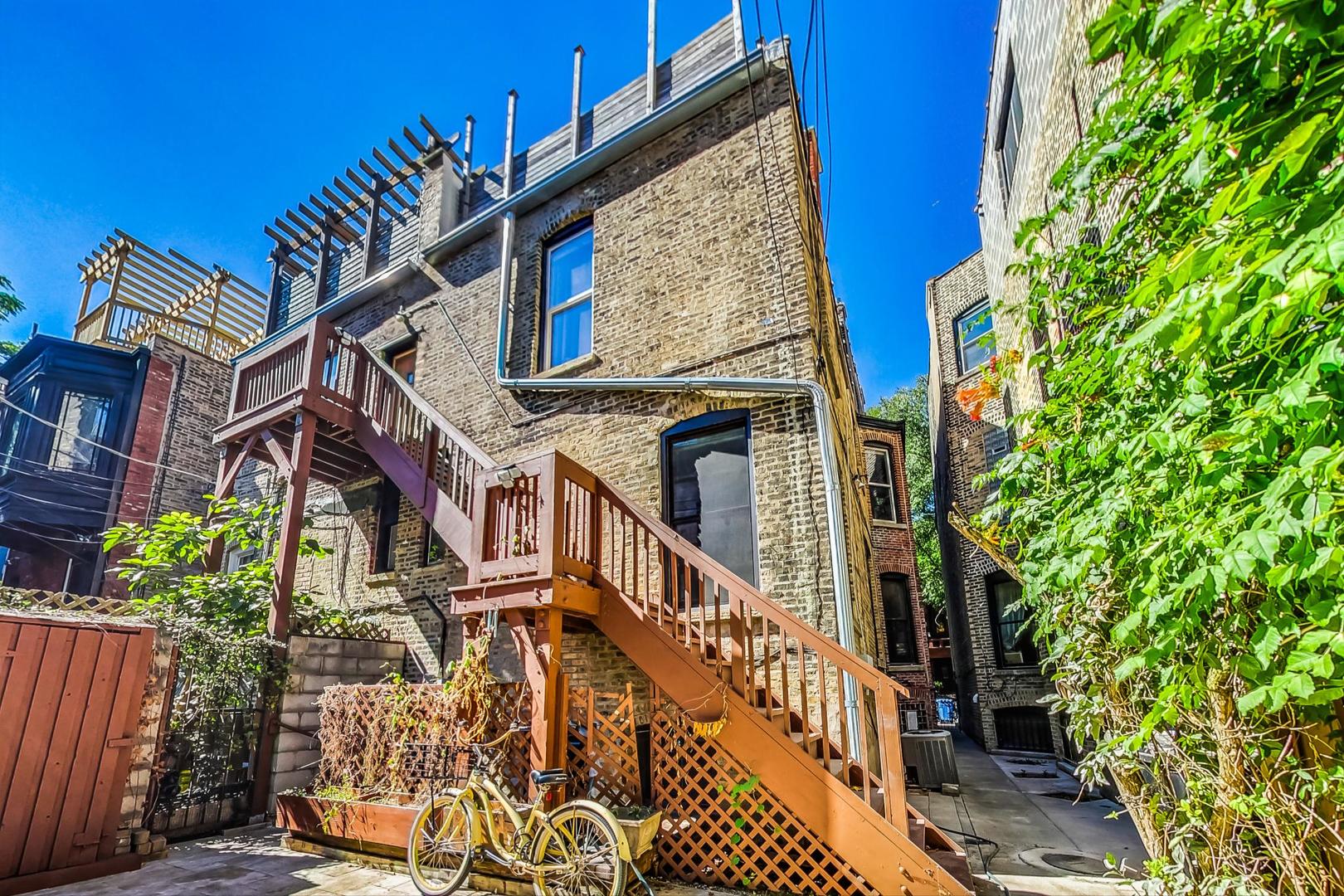 433 W Roslyn Place Unit: 1E