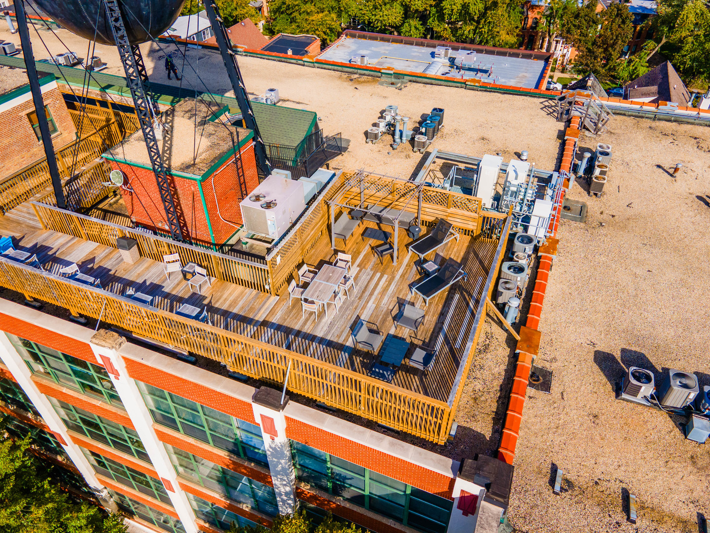 1800 W Roscoe Street Unit: 319