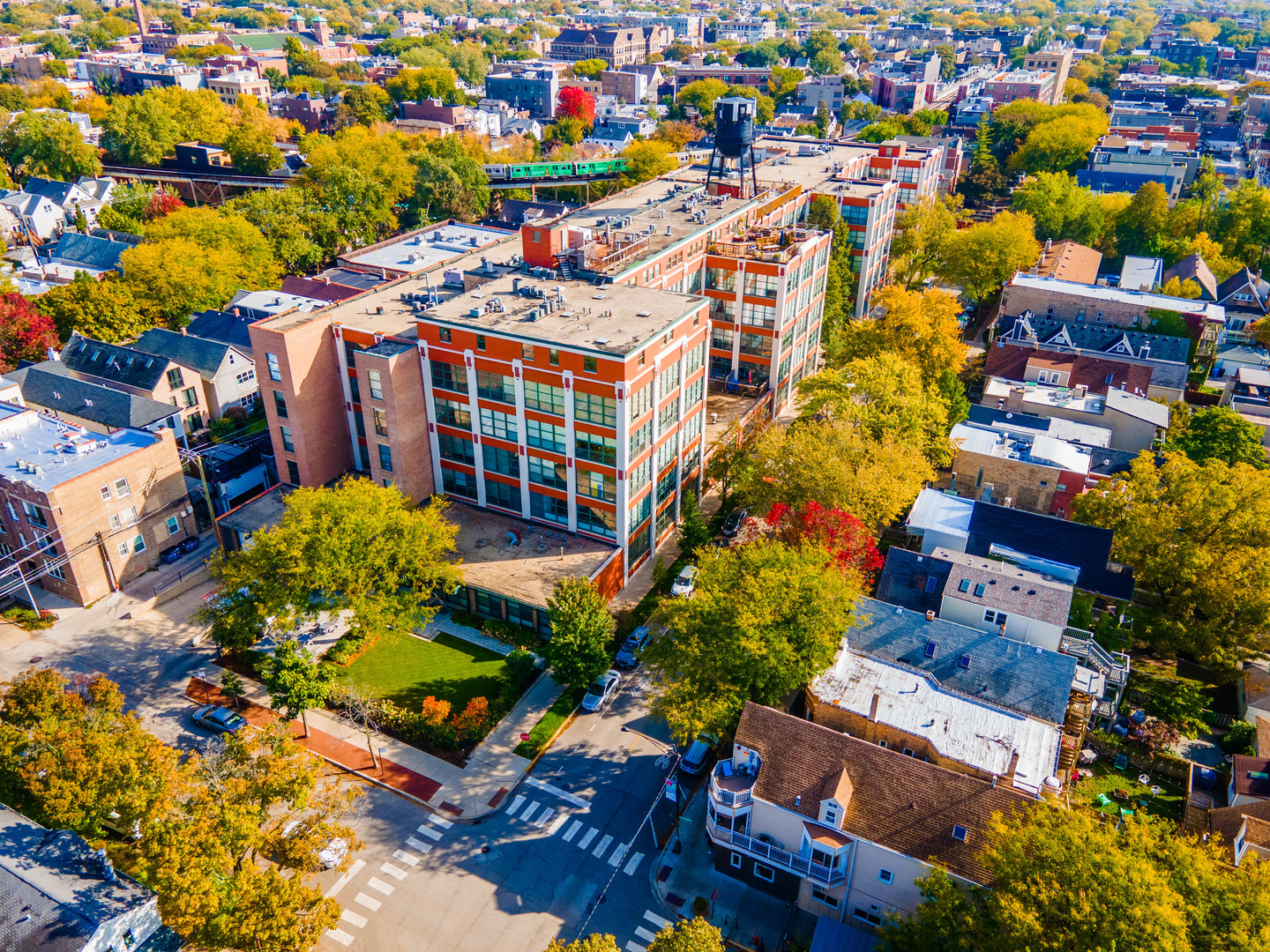 1800 W Roscoe Street Unit: 319