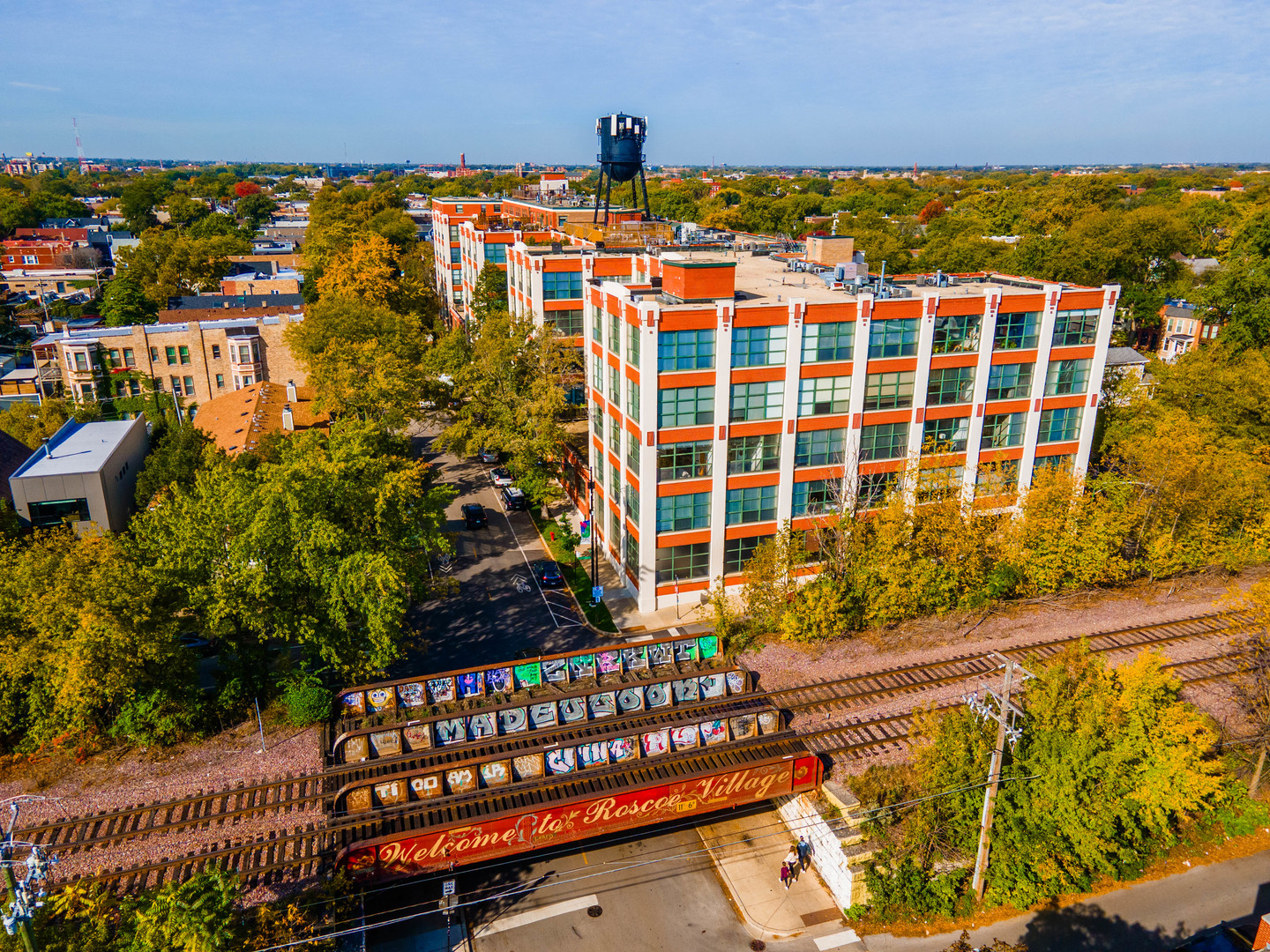 1800 W Roscoe Street Unit: 319