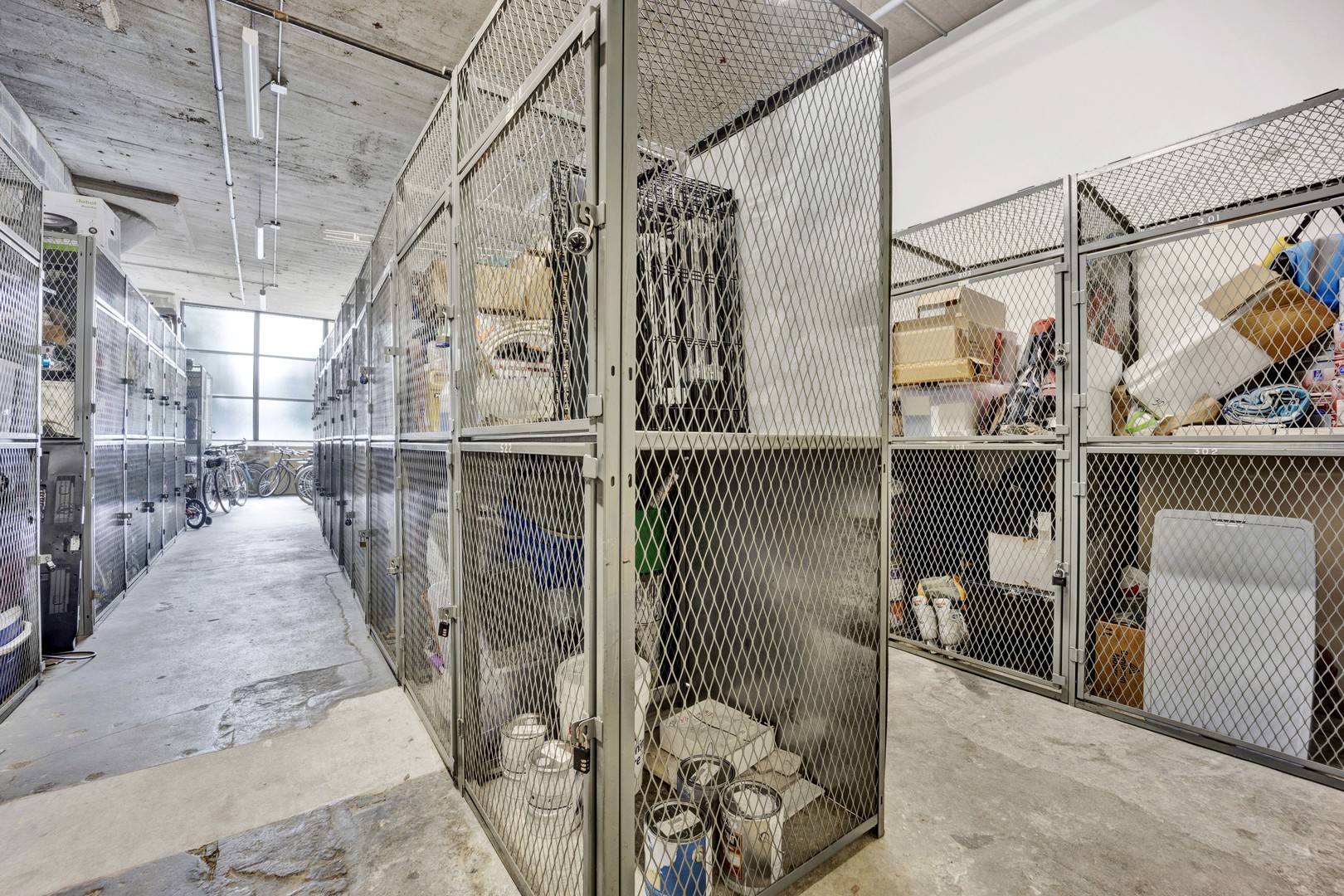 1800 W Roscoe Street Unit: 319