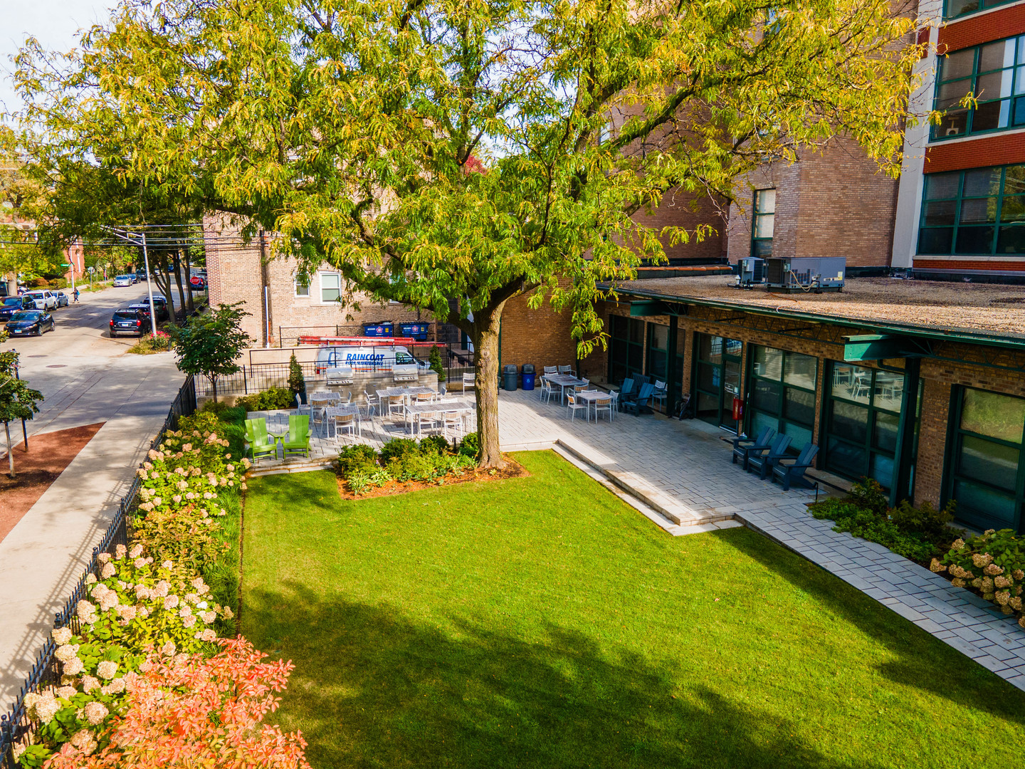 1800 W Roscoe Street Unit: 319