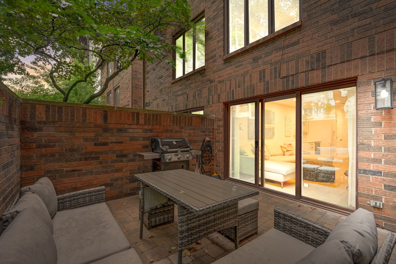 434 W Briar Place Unit: 1