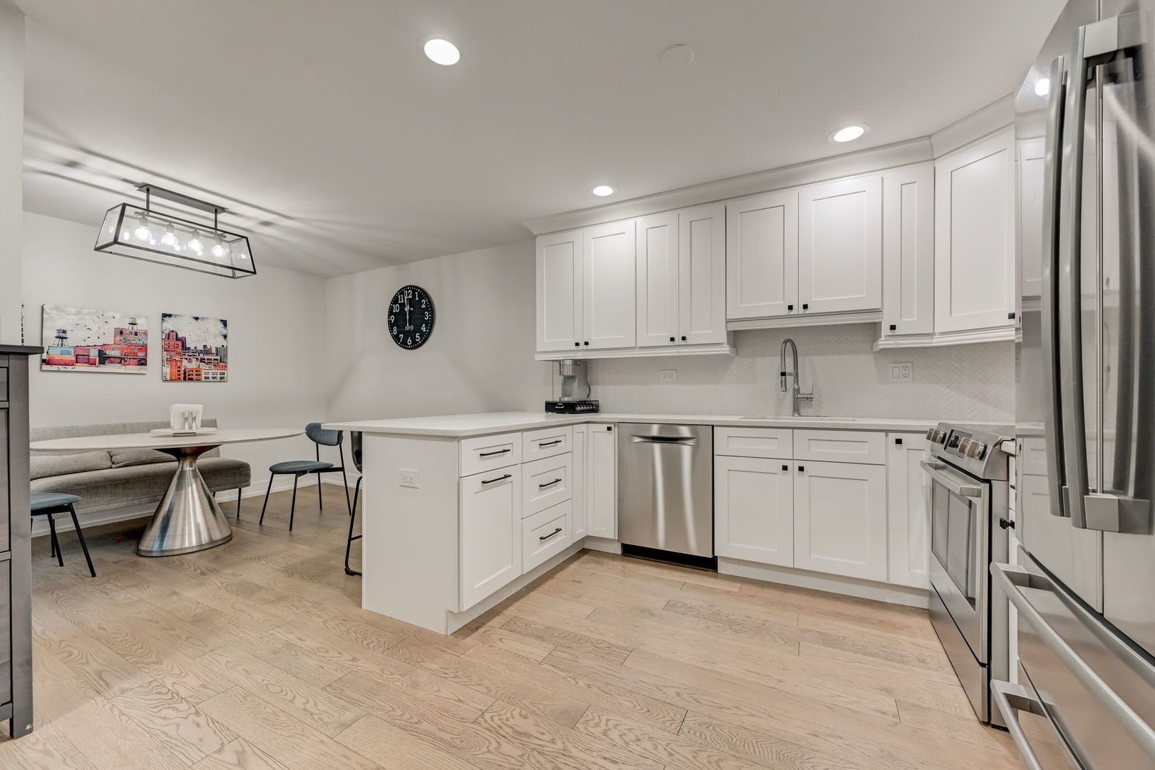 434 W Briar Place Unit: 1