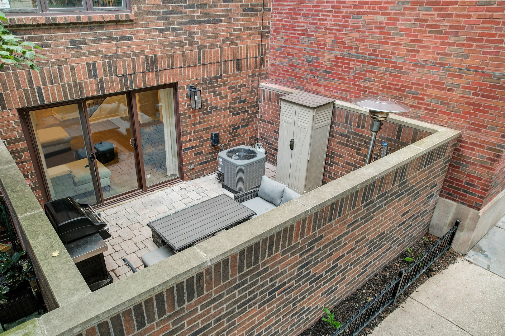 434 W Briar Place Unit: 1