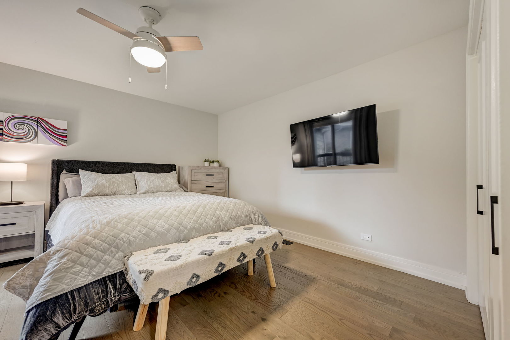 434 W Briar Place Unit: 1