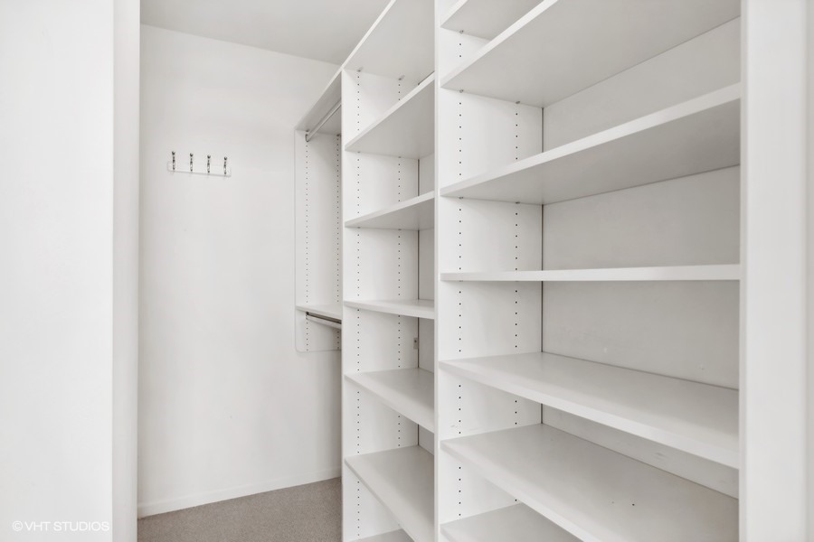 807 DAVIS Street Unit: 2012