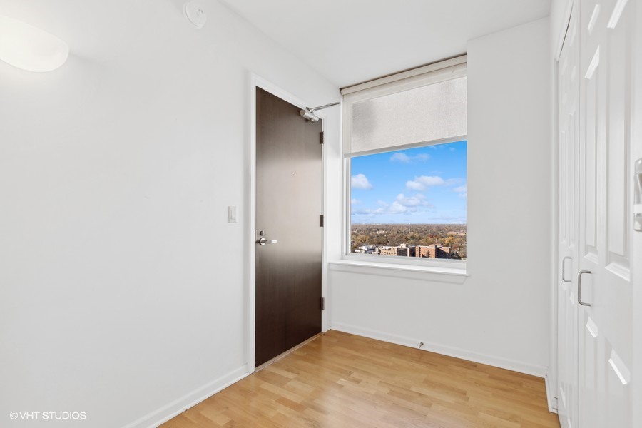807 DAVIS Street Unit: 2012