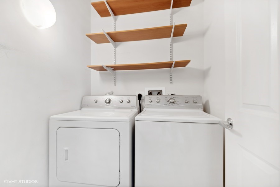 807 DAVIS Street Unit: 2012